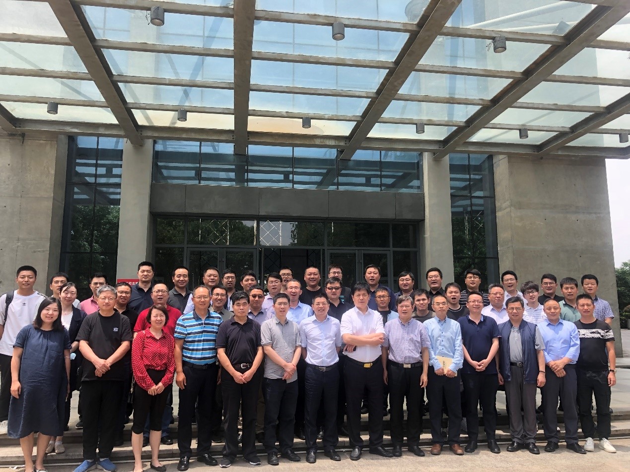 w66利来第十六次营销工作会议合影